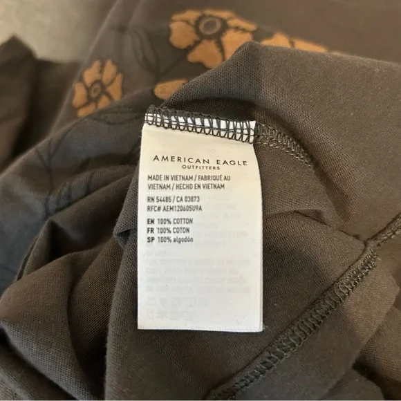 NWT American Eagle short sleeve shirt with floral graphic size M brown - Picture 6 of 6